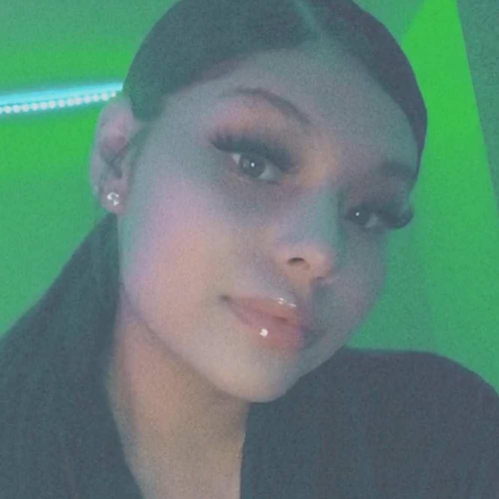 Meet your Posher, Ivonne
